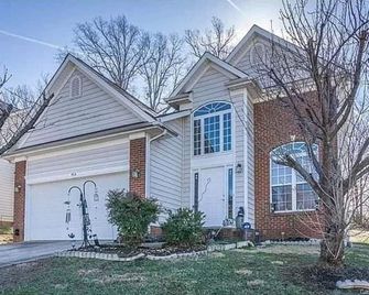 Cozy 4B 2 5B University Home King Beds Jacuzzi - Charlotte - Building