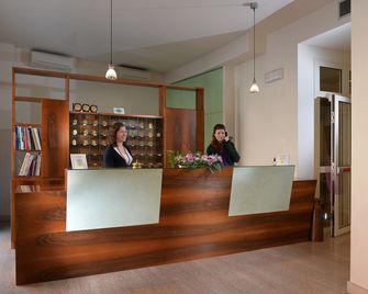 Hotel Siena - ורונה - דלפק קבלה