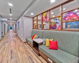 Hampton Inn & Suites Omaha Un Medical Center Area - Омага - Лоббі