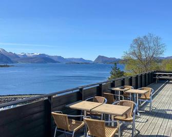 2 Bedroom Lovely Home In Ørsta - Ørsta - Balcony