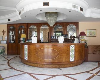 Hotel Za' Maria - Caronia - Front desk