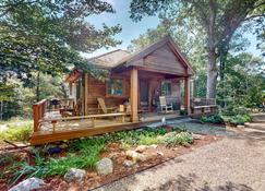 Nana's Rear Treehouse - West Tisbury - Patio