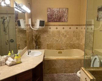 Spacious 2 bedroom 2 bath 10 Minutes to Down Town - Chicago