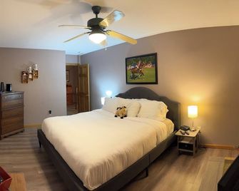 Saratoga Springs Track Rental, Spac, Belmont @ Saratoga!!!, Adk Balloon Festival - Gansevoort - Habitación