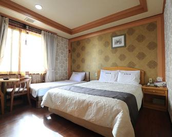 Jeju Olleh Hotel - Ciudad de Jeju - Habitación