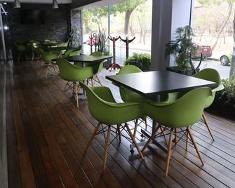 Hotel Diana Del Bosque By Dot Urban - מורליה - מסעדה