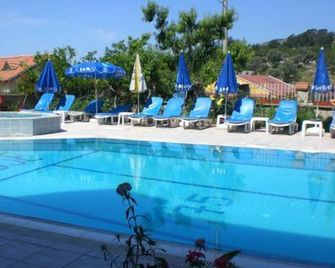 Red Rose Hotel - Fethiye - Havuz