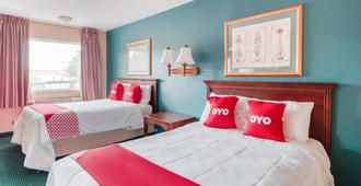 OYO Hotel Fayetteville S Eastern Blvd - Fayetteville - Bedroom