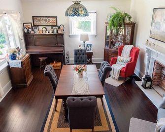 Clinton Pond Bed and Breakfast - Kensington - Dining room