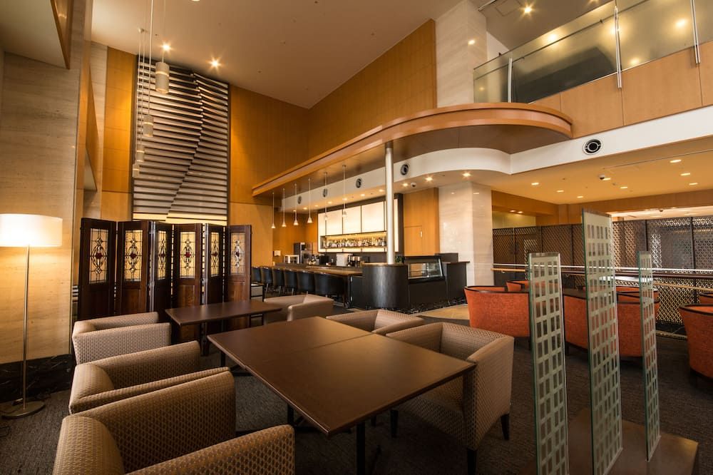 إيه إ إيه كراوان بلازا يوناجو باي آيتش جي - يوناغو - مطعم