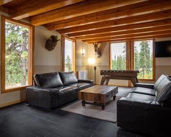 Red Cariboo Resort - Anahim Lake - Sala de estar