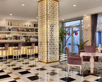 Ramada by Wyndham Baku - Baku - Bar