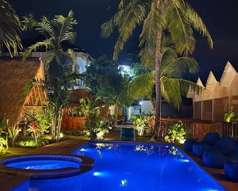 Living Trawangan Hotel - Gili Trawangan - בריכה