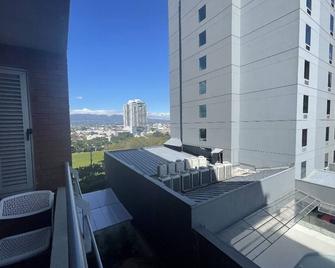 Charming, Urban & Safe 630 Retreat near Downtown - San José - Balcón