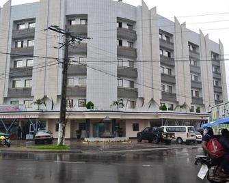 DK Hotel - Duala - Edificio
