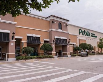 Room-small Cozy Apartment - Vero Beach - Building