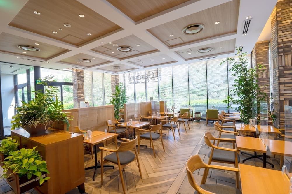Ours Inn Hankyu - טוקיו - מסעדה