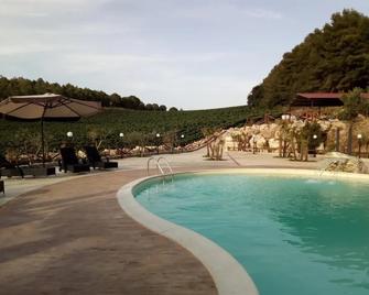 Agriturismo Tenute Pispisa Segesta - Calatafimi-Segesta - Zwembad