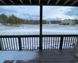 SC10 Cozy Bretton Woods ground level condo - Carroll - Balcón