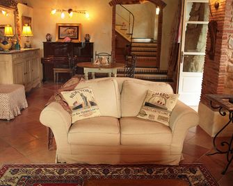 Stunning Traditional Tuscan Country House With Extensive Parkland - Massarosa - Вітальня