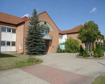 Hotel Hellfeld - Neubrandenburg - Gebäude