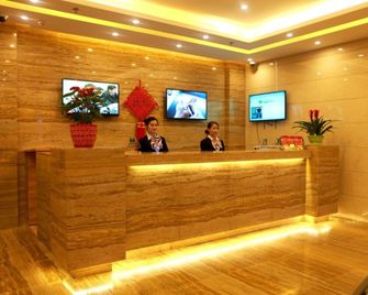 Greentree Inn Shanghai Hongqiao Hub Cao An Road Huajiang Branch Road Express Hotel - Shanghai - Front desk