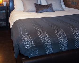 Rooftop Pied-A-Terre - London - Bedroom