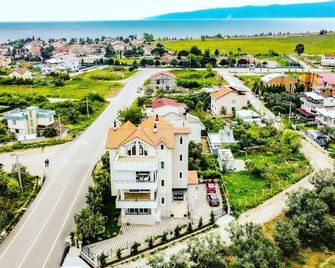 Doganin Kalbindeki Eviniz-7 Kisi - Gemlik - Outdoors view