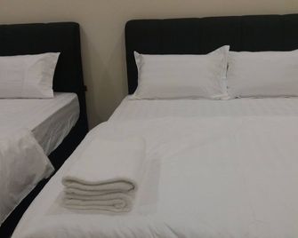 Glg Klia Transit 3-Guests Room-G + Free Drop Off - Sepang