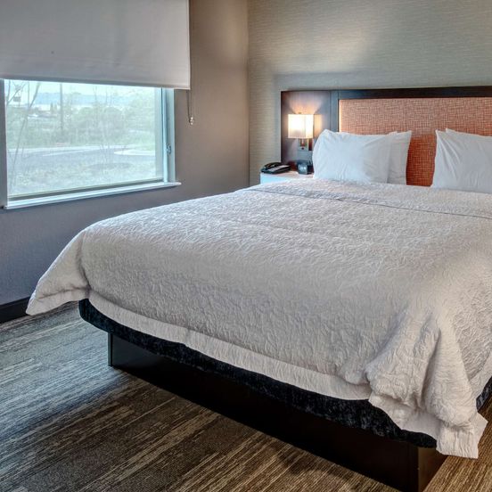 Bedroom view of Hampton Inn & Suites Culpeper