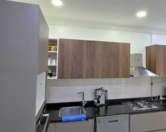 Residance F5 Frange Maritime An Akid Lotfi - Bir El Djir - Kitchen