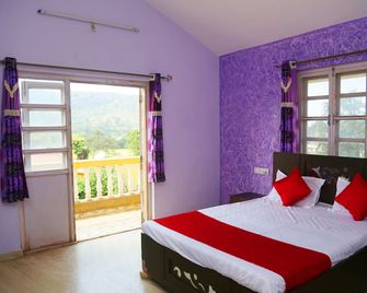 Newly Renovated-Farm Villa -6bhk With Pool & Turf - Vadgaon - Bedroom