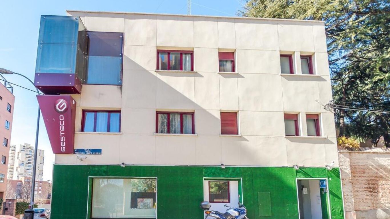 AYZ Javier Cabrini - Auto check-in property