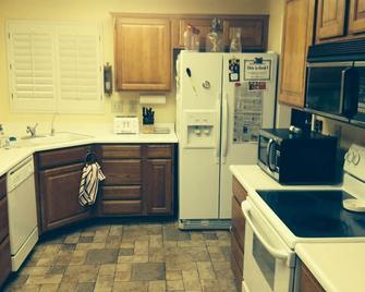 Fully Furnished! Golf Cart Included! - Sun City West - Cocina
