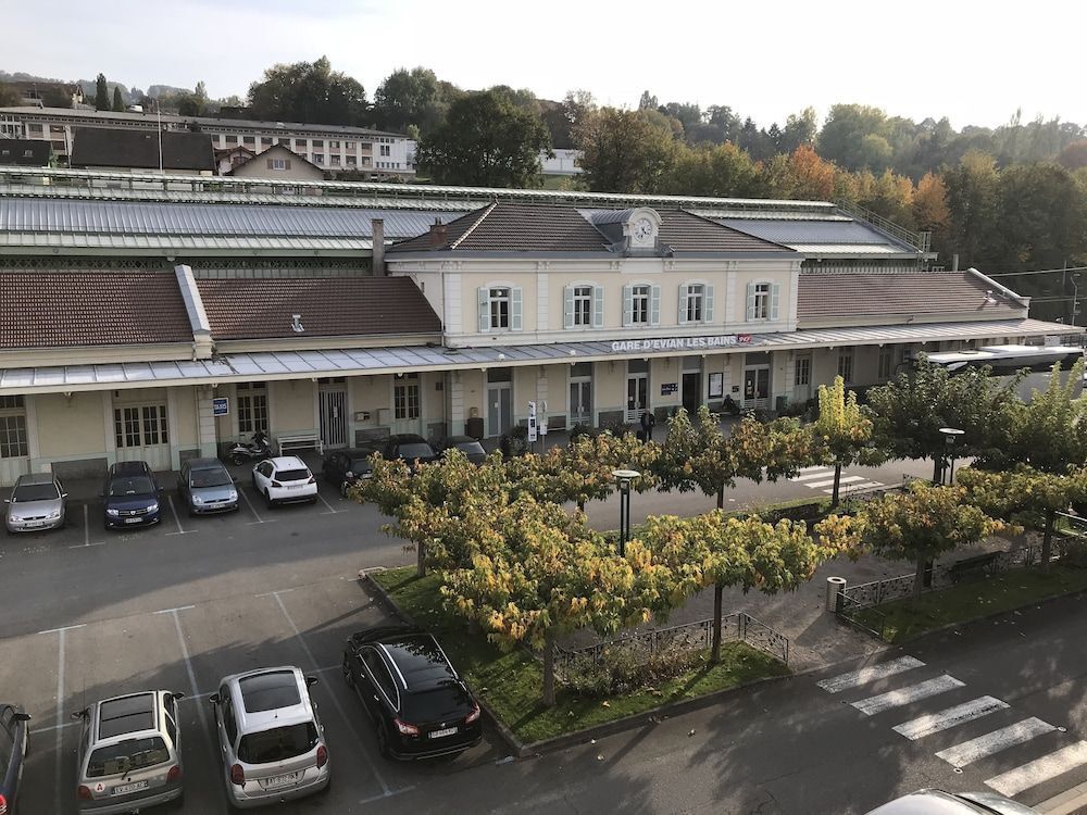 فندق إيفيان اكسبرس - تيرمينوس - إفيان-ليه-بان - مبنى