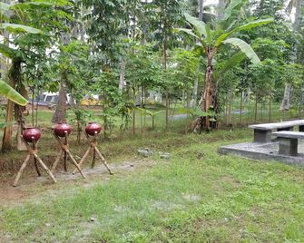 FarmStay near Pollachi amidst Coconut Trees with River Access - Pollachi - Restaurante