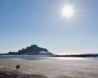 2 bedroom accommodation in Madron, near Penzance - Penzance - Beach