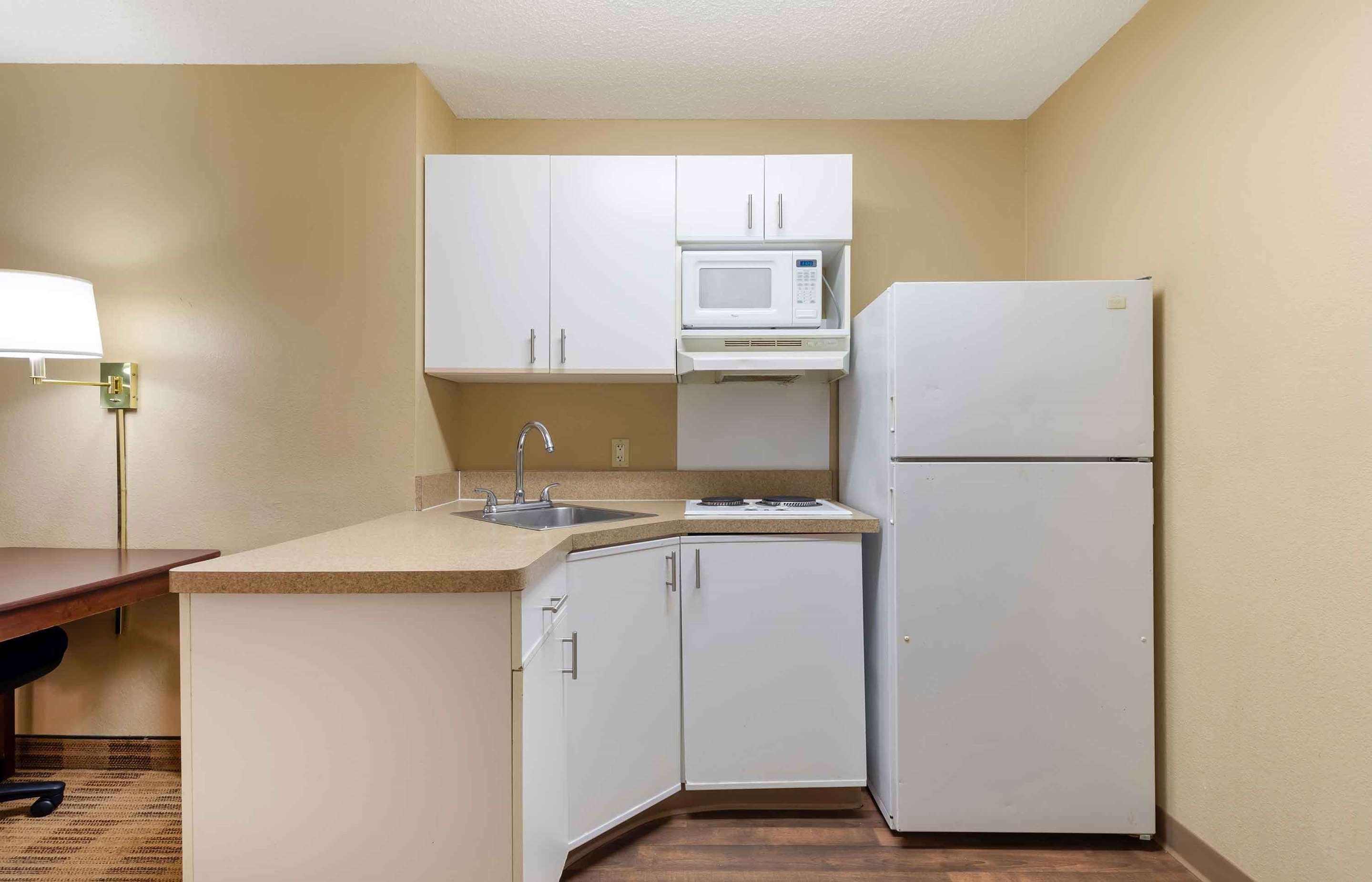 Kitchen view of Extended Stay America Suites - Washington - DC - Gaithersburg - North