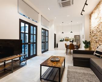 Lefevre 2C - Panama City - Stue