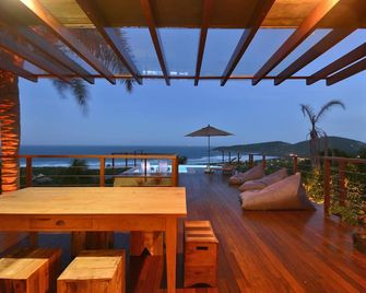 加爾代納套房別墅飯店 - Praia do Rosa - 陽台