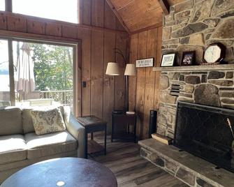Lakefront on Wallenpaupack with Hot Tub - Pet Friendly - Lakeville - Living room