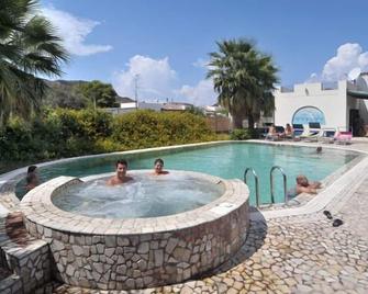 Hotel Aura - Vulcano - Pool