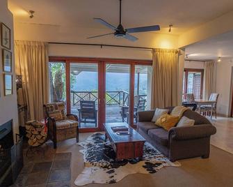 Silvermist Wine Estate - Cape Town - Living room