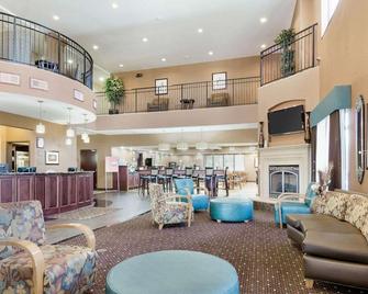 Comfort Suites Topeka Northwest - Topeka - Hành lang