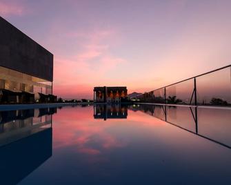 Sg's Greenotel - Lonavala - Басейн