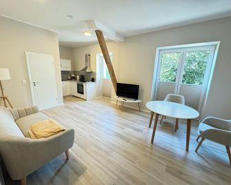 Schwalehof Gästewohnungen - Grossharrie - Living room