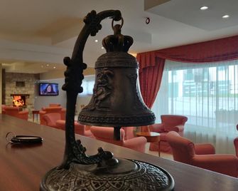 Albergo Conte Max - Capracotta - Salónek