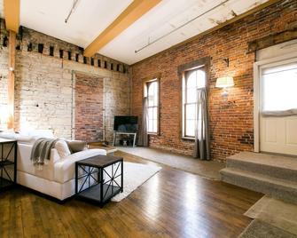Bestlocation|bridesgetready|photo Backdrop|families|pets|rooftopviews|nightlife! - Stillwater - Huiskamer