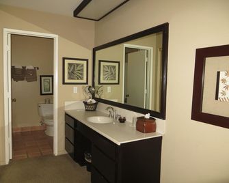 Adobe Inn - Carmel-by-the-Sea