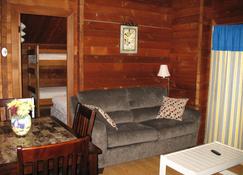 Forest Lake Rv & Camping Resort - Advance - Living room